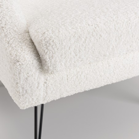 Fauteuil AGATHE - Tissu bouclette blanc et pieds épingles métal noir