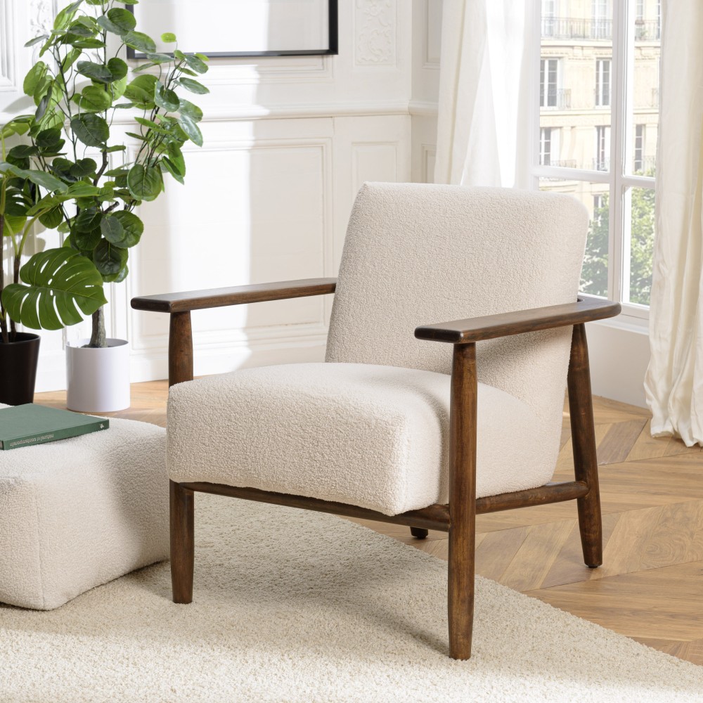 Fauteuil avec pieds et accoudoirs en bois en tissu bouclette écru - GASTON Fauteuil avec pieds et accoudoirs en bois en tissu bouclette écru - GASTON