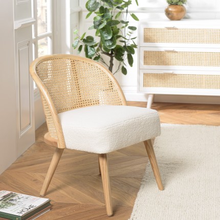 Chaise basse AGATHE en hévéa - Assise tissu bouclette blanc