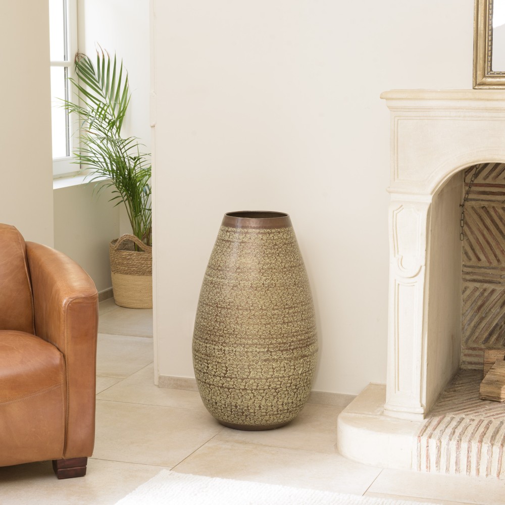 Vase alu HONORE 40cmx70cm vert vieilli motifs arabesques Vase alu HONORE 40cmx70cm vert vieilli motifs arabesques