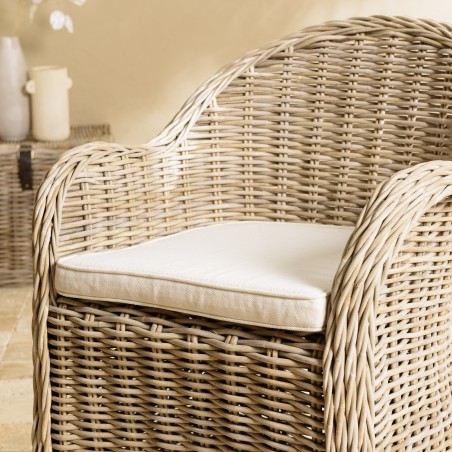 Fauteuil en kubu KALLY avec coussin blanc