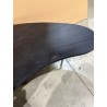 SECONDE MAIN - Table basse ovoïde plateau texturé noir mat pieds en fer noir