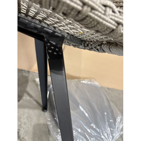 SECONDE MAIN - Chaise de jardin en rotin synthétique gris avec coussin gris pieds noirs en métal