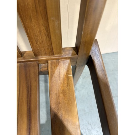 SECONDE MAIN - Ensemble de 2 fauteuils empilables en bois teck huilé