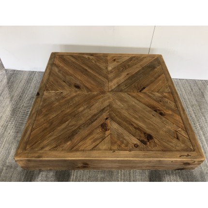 Square coffee table in recycled pine wood | SECONDE VIE