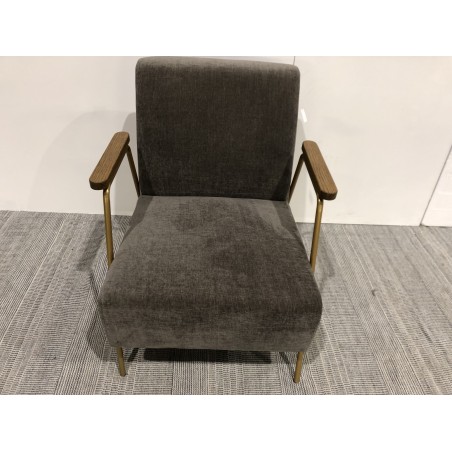 Lounge chair with golden legs, wooden armrests and taupe fabric | Second Hand