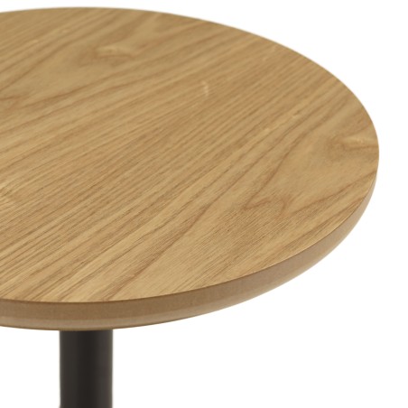 Round side table in natural-coloured wood with black legs, D35cm | Macabane