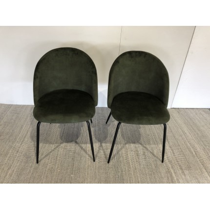 Set of 2 pine green velvet chairs with rounded backs and steel legs | SECOND-HAND