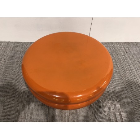 Designer side table in fluorescent orange iron - Second-hand