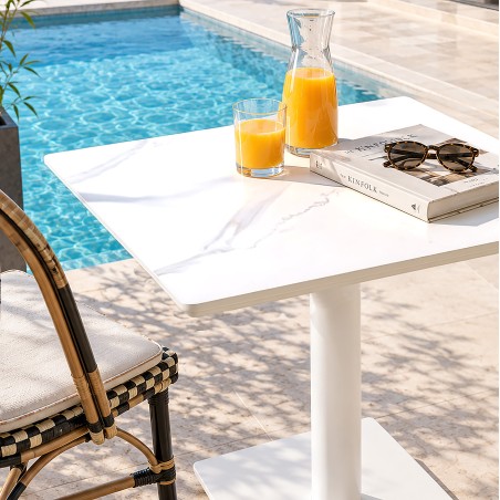 Table bistrot 70x70cm en céramique marbré blanc | Macabane
