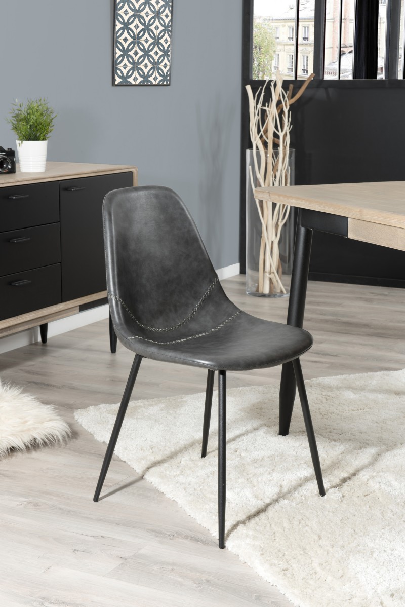 Lot de 2 chaises noires TOM JOHN - 43x54x81 cm Lot de 2 chaises noires TOM JOHN - 43x54x81 cm