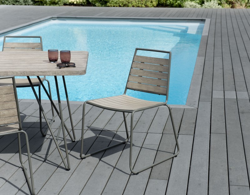 EMILE - Set of 2 Stackable Garden Chairs in Teak Wood and Metal