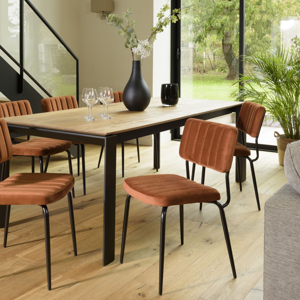AGATHE Orange Velvet Chair - Trendy and Comfortable AGATHE Orange Velvet Chair - Trendy and Comfortable